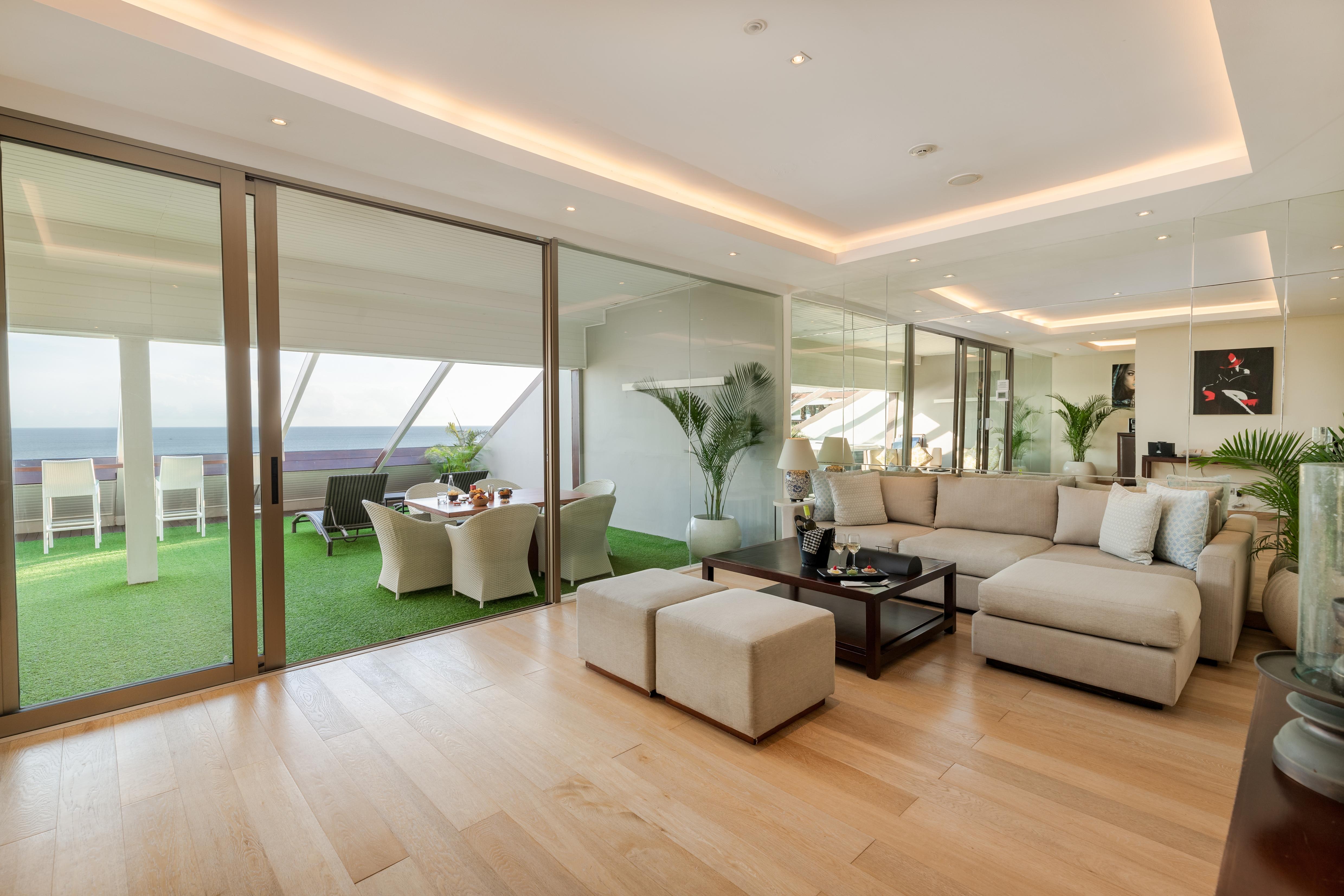 مزدوج - ستة، فندق لوكشري - سيمنياك سمينياك المظهر الخارجي الصورة Interior of a penthouse apartment