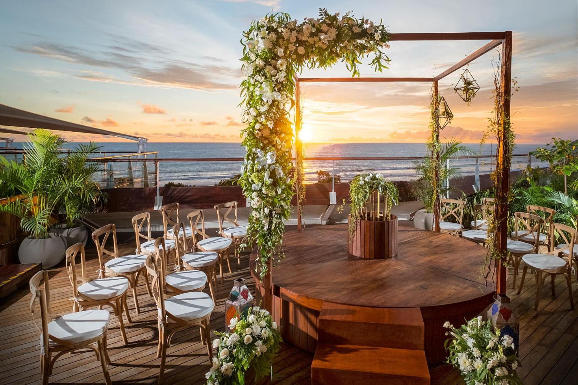 مزدوج - ستة، فندق لوكشري - سيمنياك سمينياك المظهر الخارجي الصورة The rooftop at the Beverly Hills Hotel