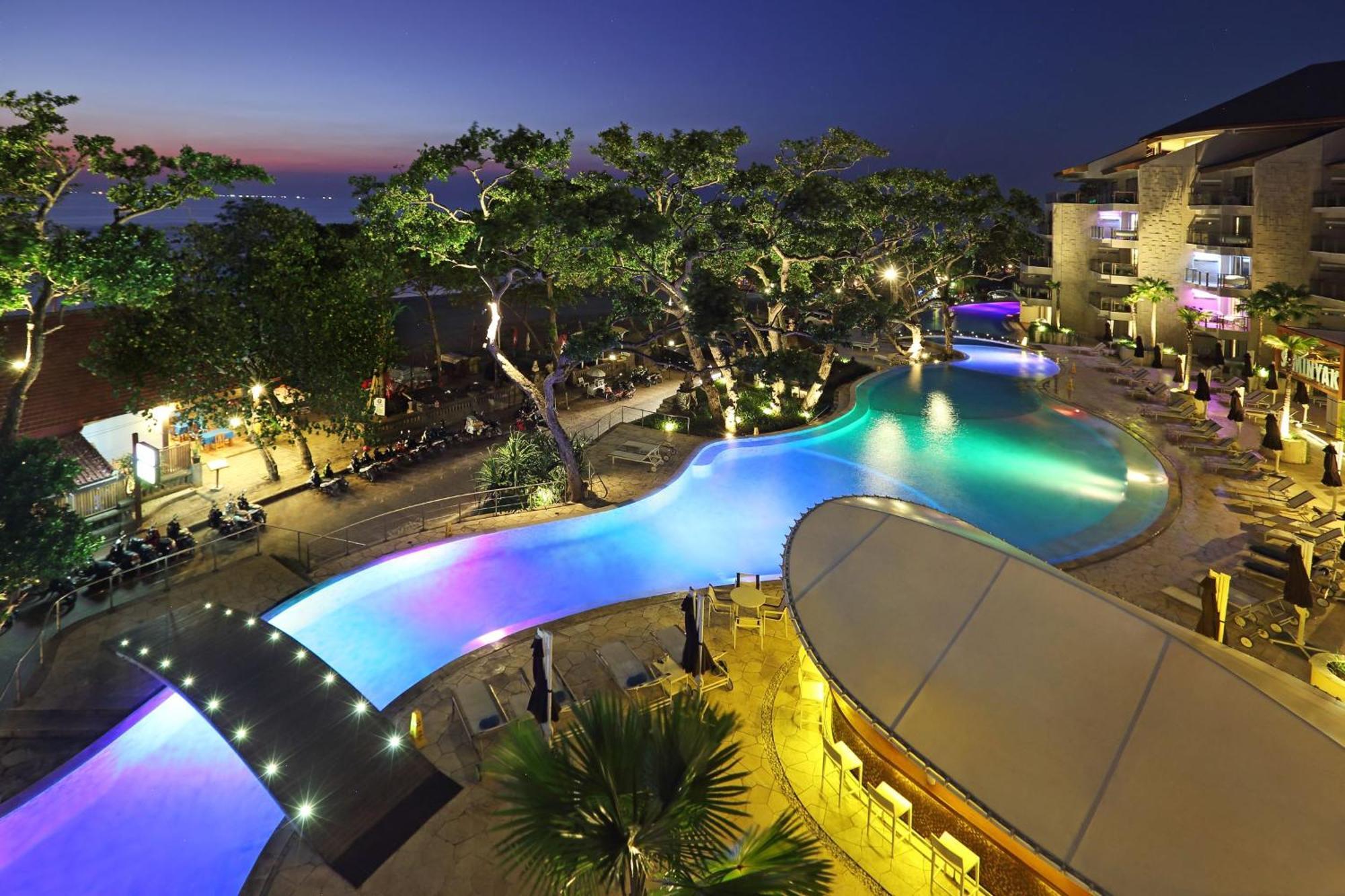 مزدوج - ستة، فندق لوكشري - سيمنياك سمينياك المظهر الخارجي الصورة The pool at the resort