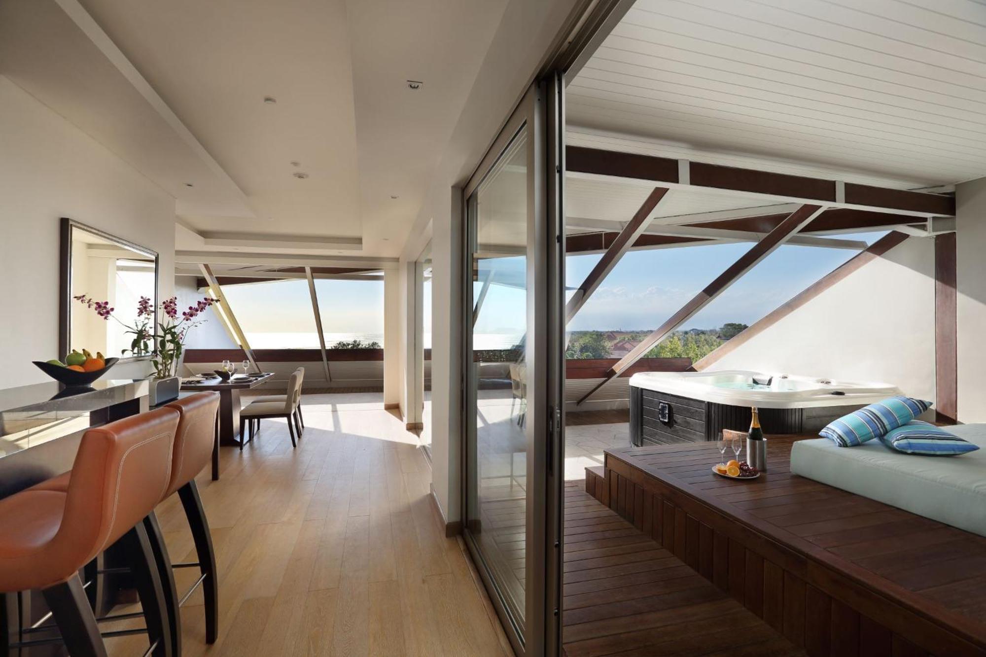 مزدوج - ستة، فندق لوكشري - سيمنياك سمينياك المظهر الخارجي الصورة Interior of a penthouse apartment