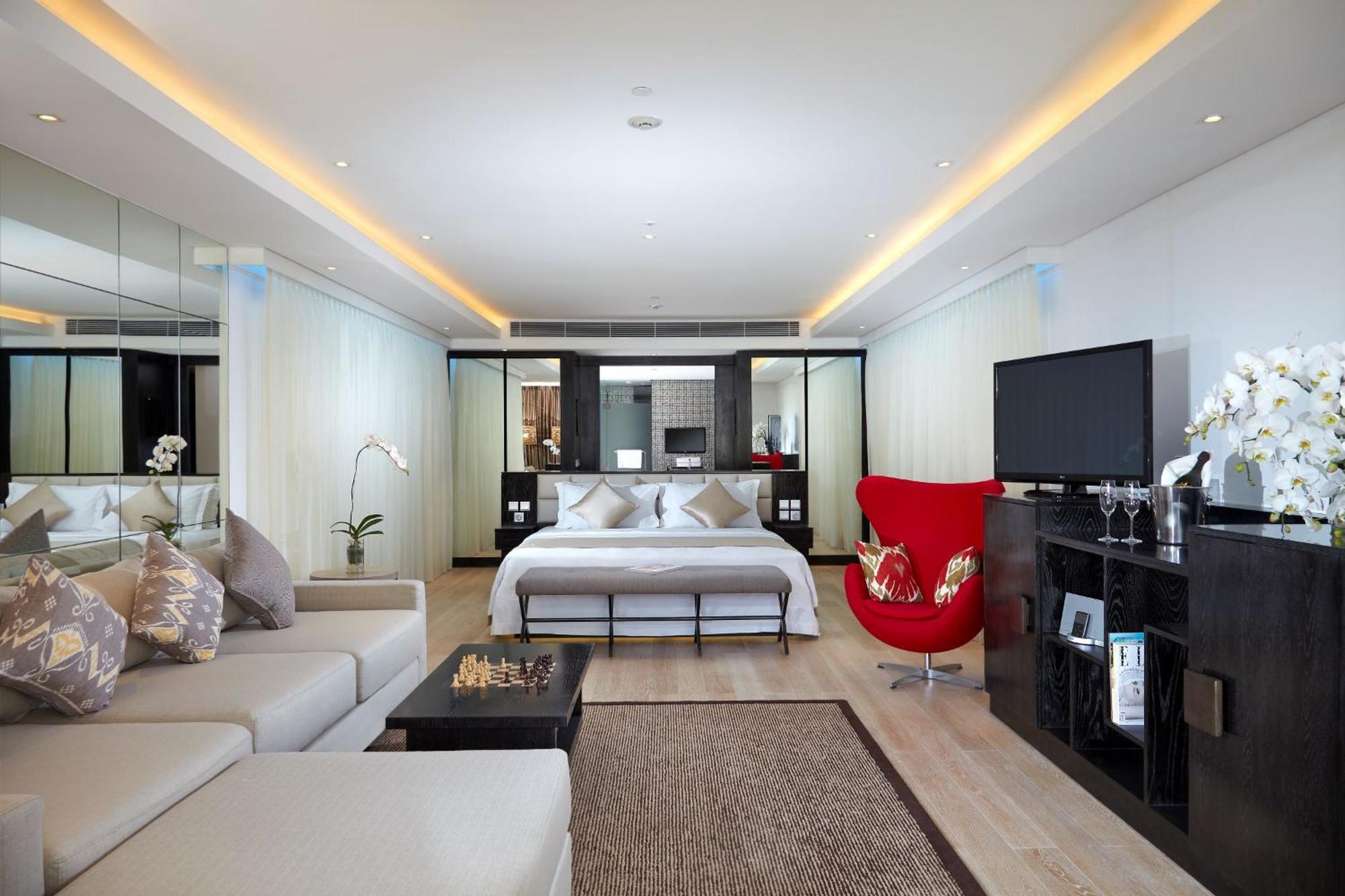 مزدوج - ستة، فندق لوكشري - سيمنياك سمينياك المظهر الخارجي الصورة A suite at the hotel