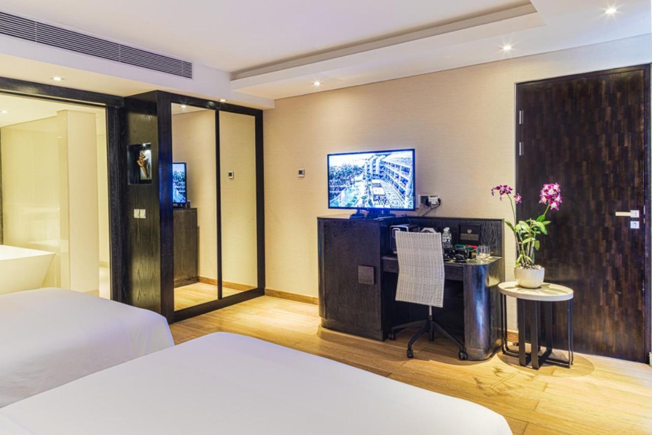 مزدوج - ستة، فندق لوكشري - سيمنياك سمينياك المظهر الخارجي الصورة A room at the hotel